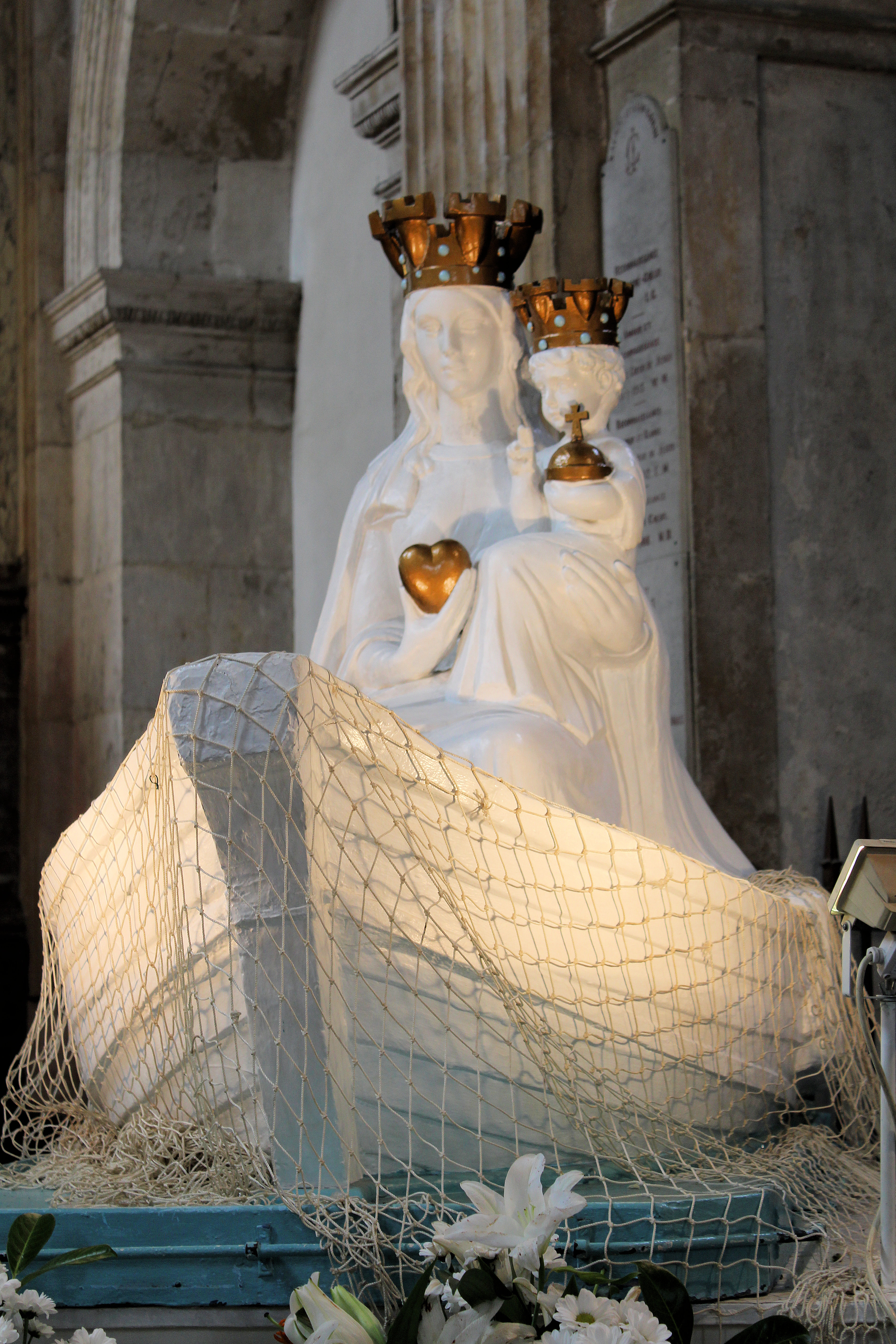 Boulogne-sur-Mer_Kathedrale_Notre-Dame_die_Jungfrau_von_Boulogne-scaled-e1653680612519.jpg